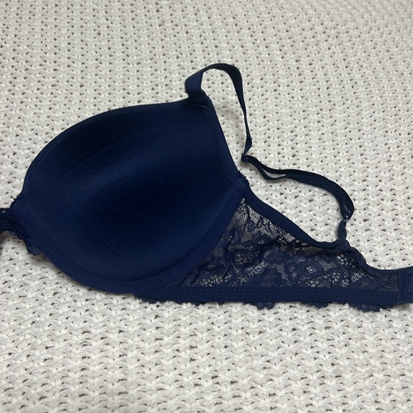 Victoria’s Secret | Dream Angels Push-Up Bra - Picture 5 of 9